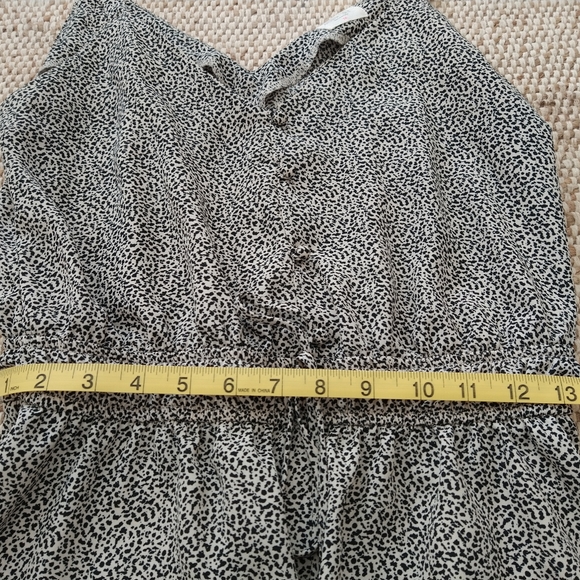 Cute little tank perfect for summer or under a cardigan - Picture 5 of 6